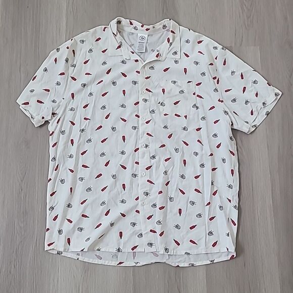 Sriracha Hot Sauce Huy Fong All Over Print Button Up Short Sleeve Shirt Size 2XL - Picture 1 of 5